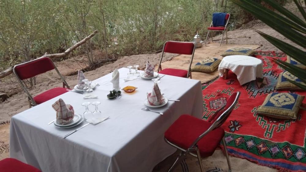 Auberge Restaurant Tissili " Oasis De Fint" Eksteriør bilde