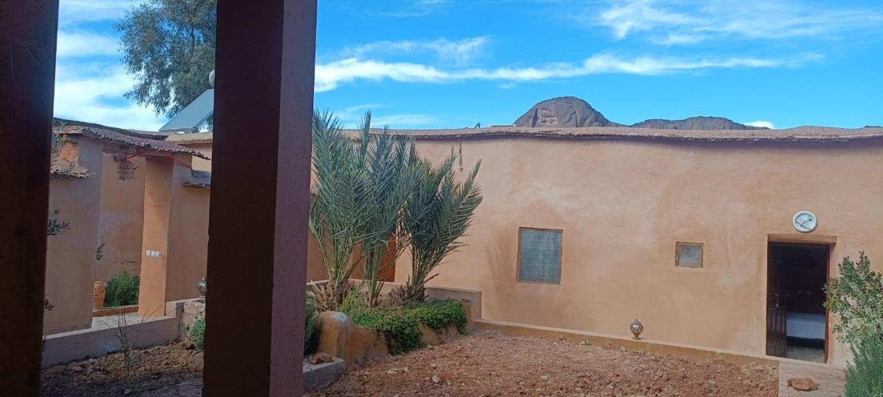 Auberge Restaurant Tissili " Oasis De Fint" Eksteriør bilde