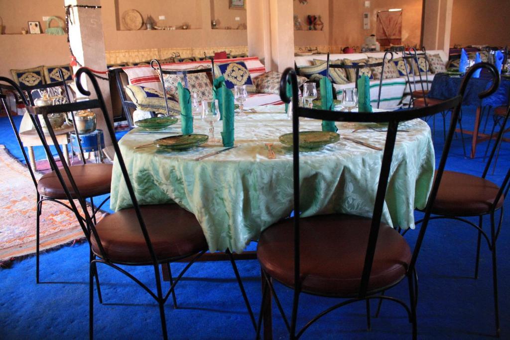 Auberge Restaurant Tissili " Oasis De Fint" Eksteriør bilde