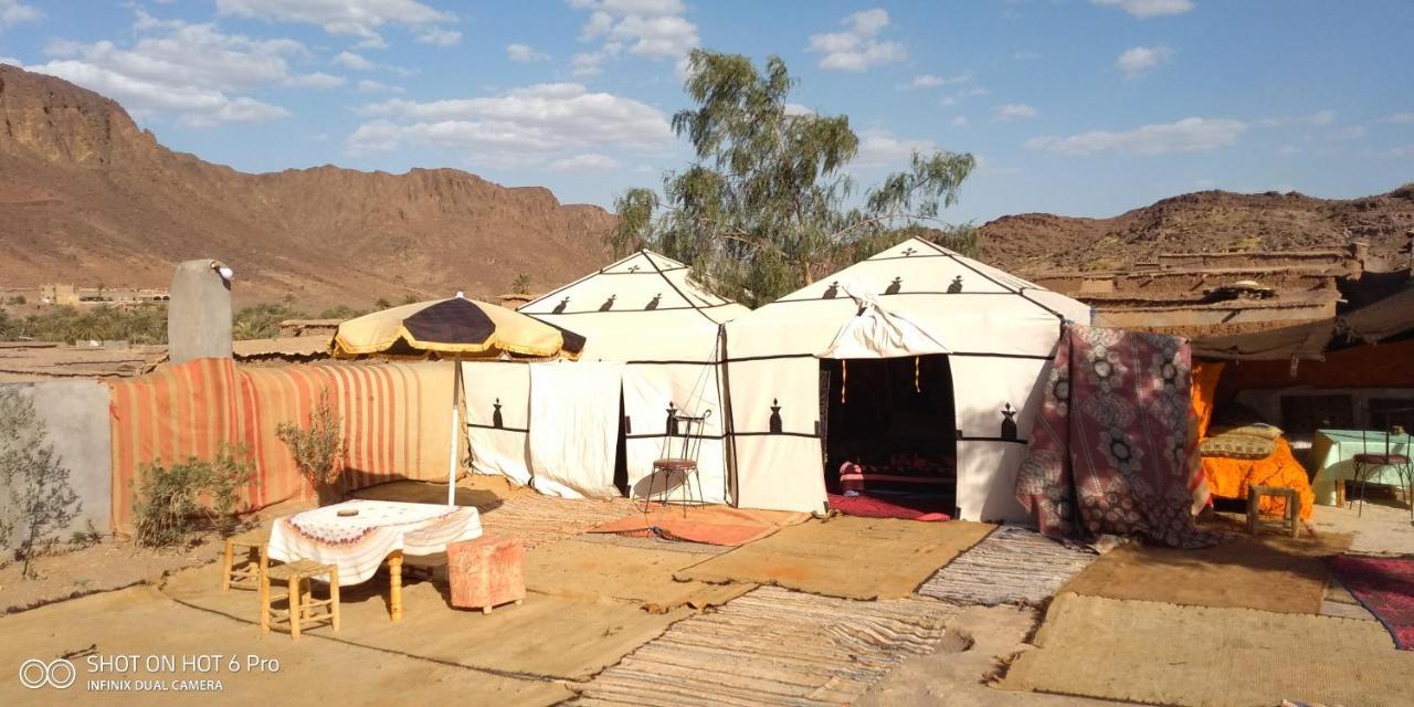 Auberge Restaurant Tissili " Oasis De Fint" Eksteriør bilde